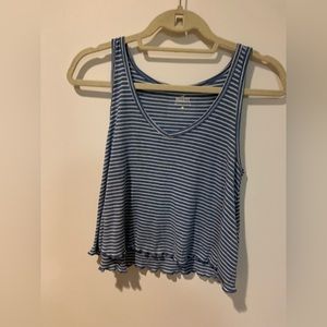 Hollis tee blue/white striped crop top size small